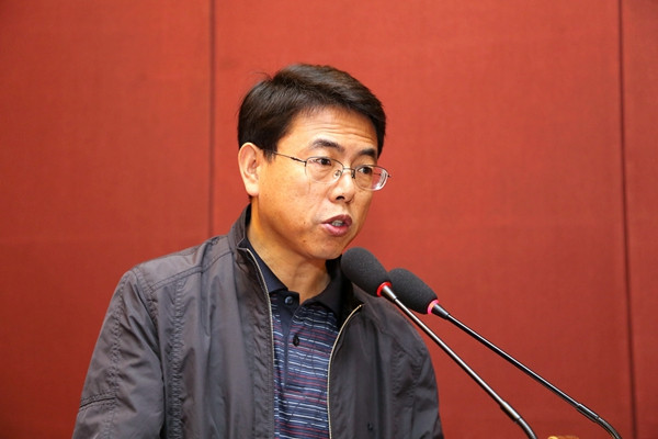 副校长范迅出席会议并讲话